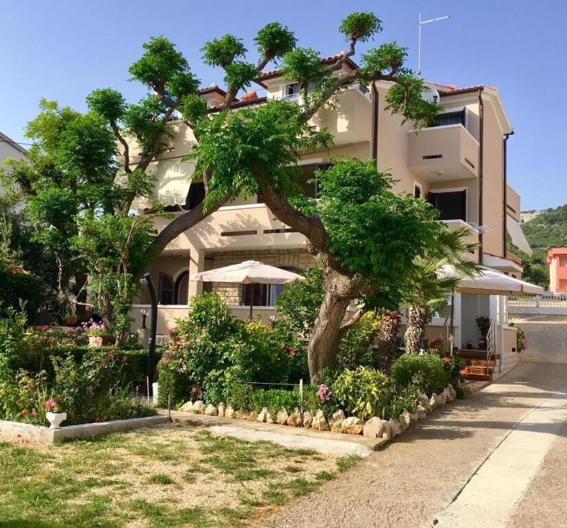 Apartments Zdenka - Garden Terrace Barbat na Rabu Eksteriør bilde